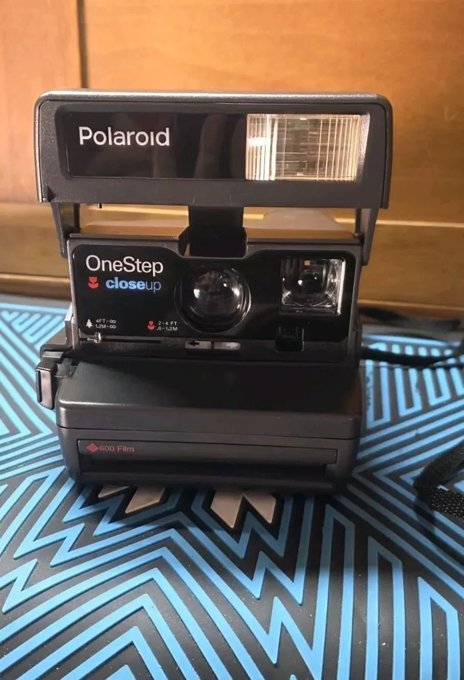 POLAROID ONE STEP CLOSE UP 600 FILM INSTANT CAMERA VINTAGE BLK W/ STRAP